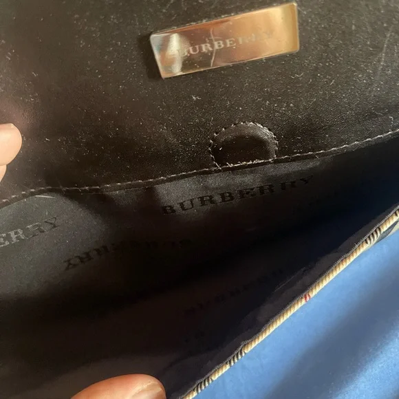 Authentic Burbery Novacheck Shoulder bag - Picture 8 of 11